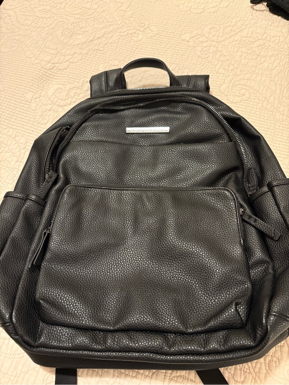 Kenneth Cole Reaction Black Backpack never used
15 x 16 x 6